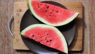 de voor- en nadelen van het watermeloen-dieet voor gewichtsverlies